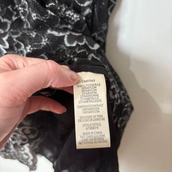 🎉4/30$🎉 Max Studio Black Lace Halter Blouse - Size L (NWT) - Picture 5 of 7